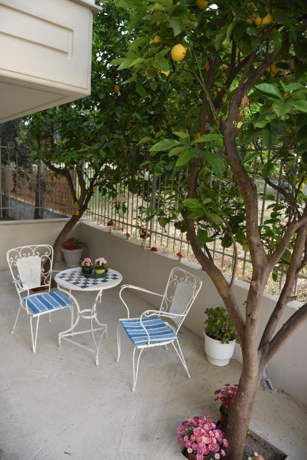 Fanis Apartment Lechaio Exterior foto