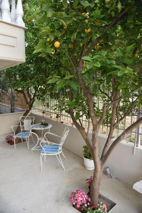 Fanis Apartment Lechaio Exterior foto